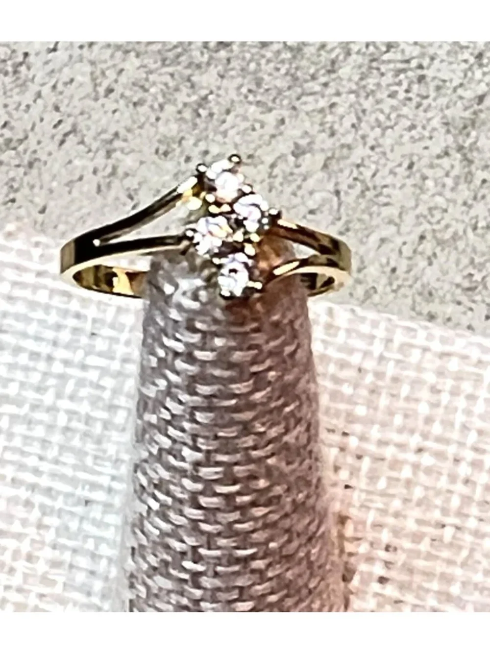 Vintage 1980s Korea Gold-Tone Bypass Cluster Ring Round Faux Diamonds Size 7.5